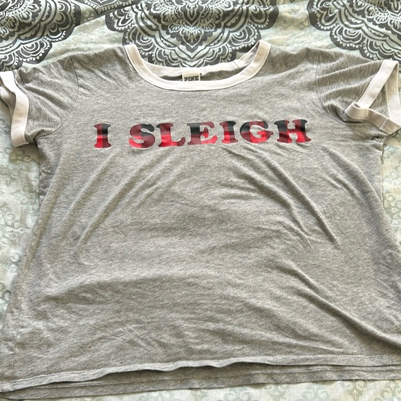 Pink Tshirt ‘I Sleigh’ Women’s - Picture 1 of 5
